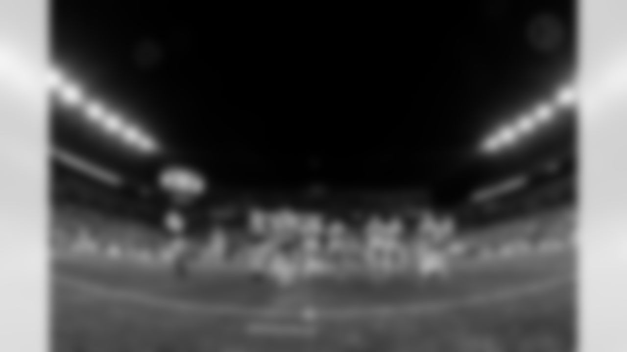 The Pittsburgh Steelers warm up prior to a regular season game against the Green Bay Packers, Sunday, Oct. 26, 2025 in Pittsburgh, PA. The Packers beat the Steelers 35-25. (Alysa Rubin / Pittsburgh Steelers)