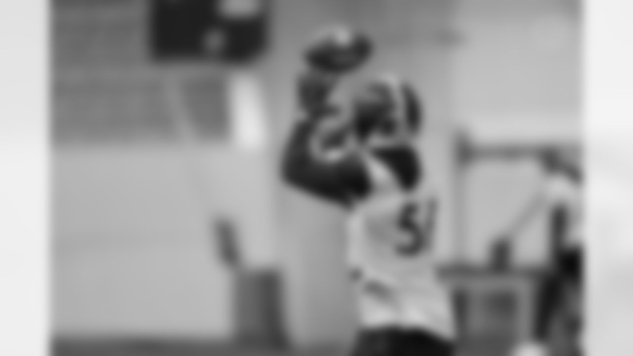 Pittsburgh Steelers linebacker Alex Highsmith (56) during practice at the UPMC Rooney Sports Complex preparing for a Week 17 matchup against the Cleveland Browns, Friday, Dec. 26, 2025 in Pittsburgh, PA. (Karl Roser / Pittsburgh Steelers)