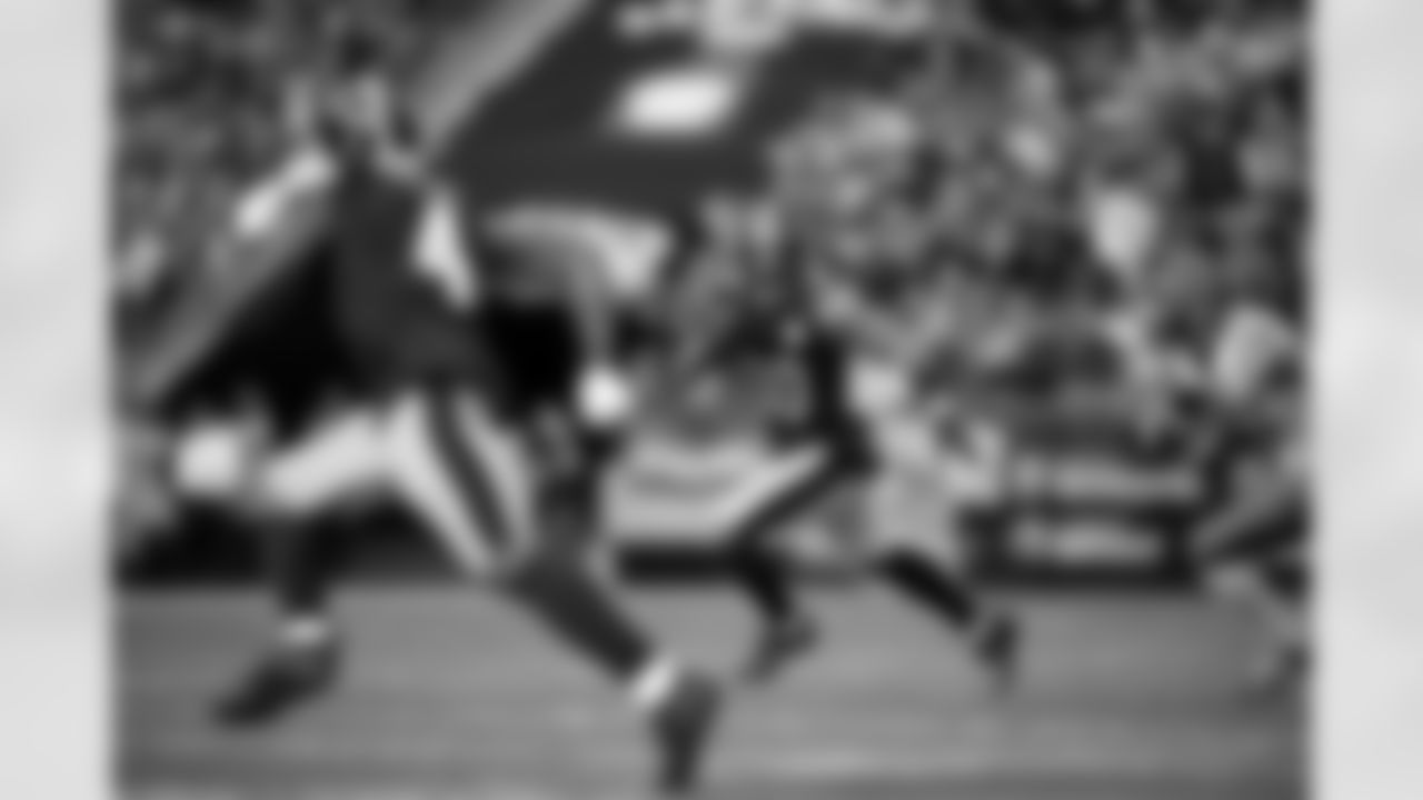 Pittsburgh Steelers running back Jaylen Warren (30) during a regular season game between the Pittsburgh Steelers and the Cincinnati Bengals, Sunday, Nov. 16, 2025 in Pittsburgh, PA. The Steelers defeated the Bengals 34-12. (Karl Roser / Pittsburgh Steelers)