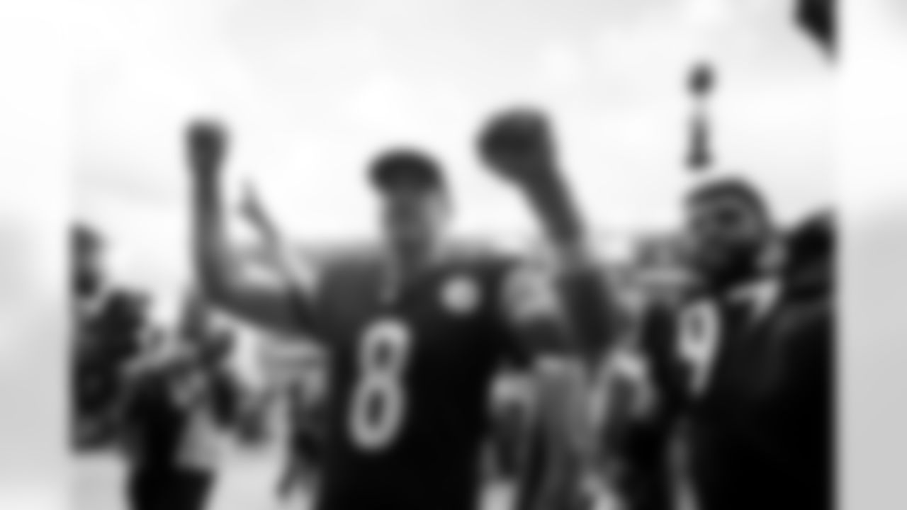 Pittsburgh Steelers quarterback Aaron Rodgers (8) following a regular season game between the Pittsburgh Steelers and the Minnesota Vikings, Sunday, Sept. 28, 2025 in Dublin, Ireland. The Steelers defeated the Vikings 24-21. (Ben McShane/ Pittsburgh Steelers)