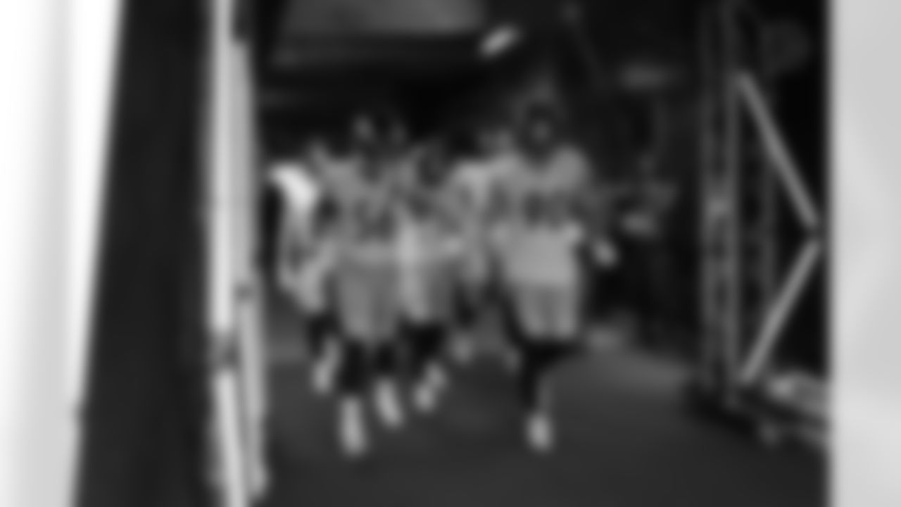 Pittsburgh Steelers linebacker Alex Highsmith (56) and Pittsburgh Steelers linebacker T.J. Watt (90) during a regular season game between the Pittsburgh Steelers and the Baltimore Ravens, Sunday, Dec. 7, 2025 in Baltimore, MD. (Taylor Ollason / Pittsburgh Steelers)