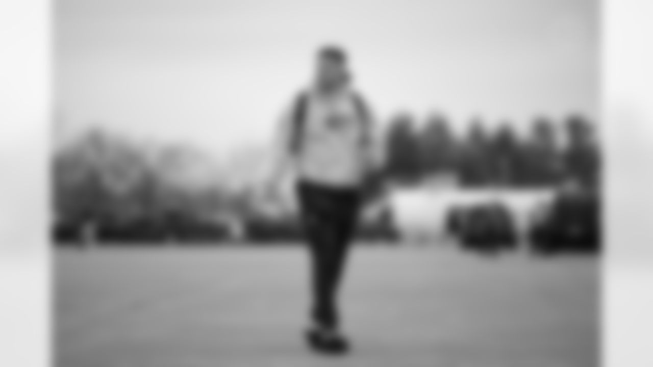 Pittsburgh Steelers linebacker Jack Sawyer (33) travels to Baltimore on Saturday, Dec. 6, 2025 for the Week 14 regular season matchup against the Baltimore Ravens. (Alysa Rubin / Pittsburgh Steelers)