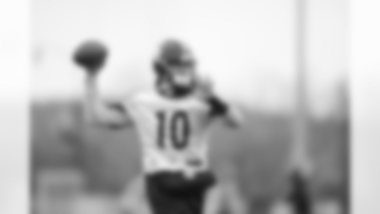 Pittsburgh Steelers quarterback Mitch Trubisky (10) during practice at the UPMC Rooney Sports Complex preparing for a Week 13 matchup against the Arizona Cardinals, Wednesday, Nov. 29, 2023 in Pittsburgh, PA. (Karl Roser / Pittsburgh Steelers)