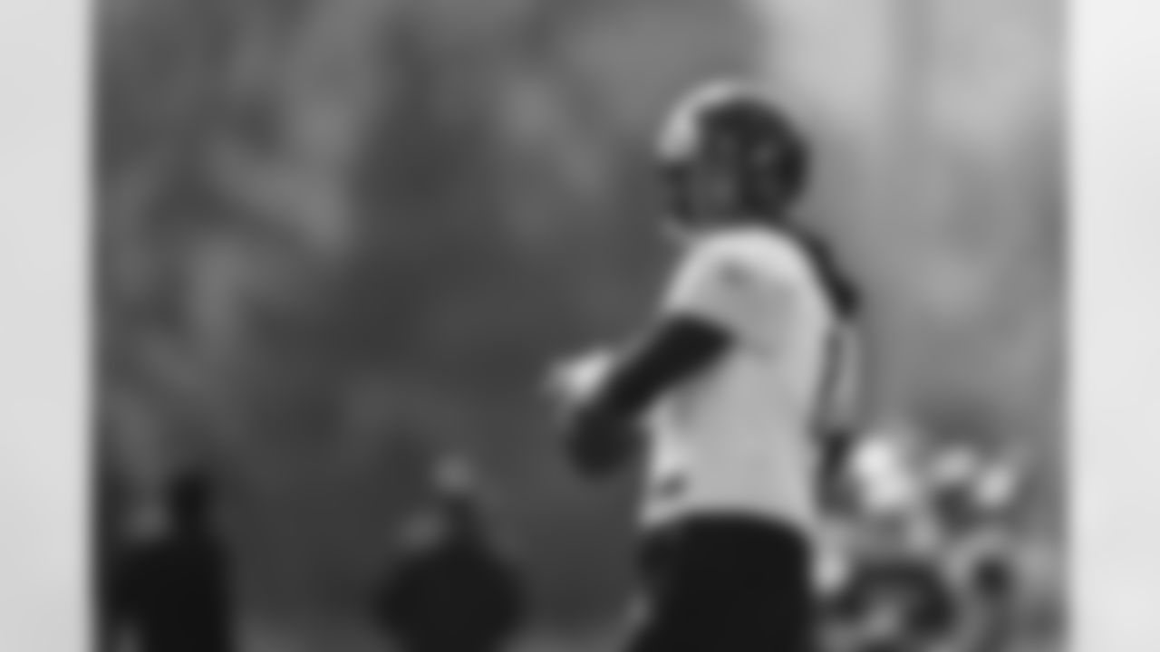 Pittsburgh Steelers quarterback Aaron Rodgers (8) during practice at the UPMC Rooney Sports Complex preparing for a Week 3 matchup against the New England Patriots, Friday, Sept. 19, 2025 in Pittsburgh, PA. (Alysa Rubin / Pittsburgh Steelers)