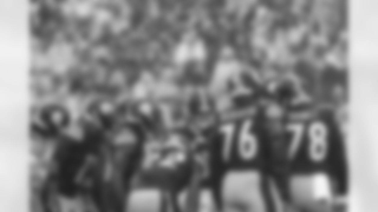 The Pittsburgh Steelers offense huddles during a regular season game between the Pittsburgh Steelers and the Jacksonville Jaguars, Sunday, Oct. 29, 2023 in Pittsburgh, PA. The Jaguars beat the Steelers 20-10. (Jared Wickerham / Pittsburgh Steelers)