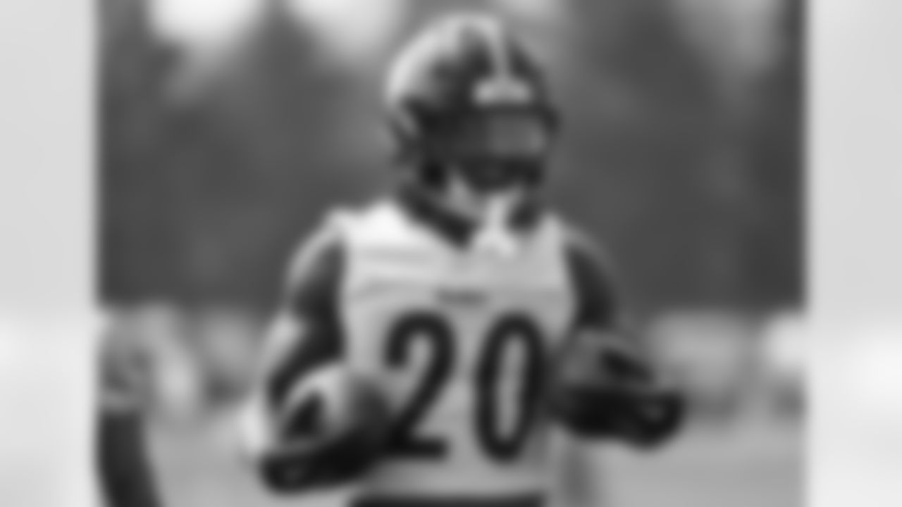 Pittsburgh Steelers running back Kaleb Johnson (20) participates in the Organized Team Activities (OTAs), Thursday June 5, 2025 at the UPMC Rooney Sports Complex. (Taylor Ollason / Pittsburgh Steelers)