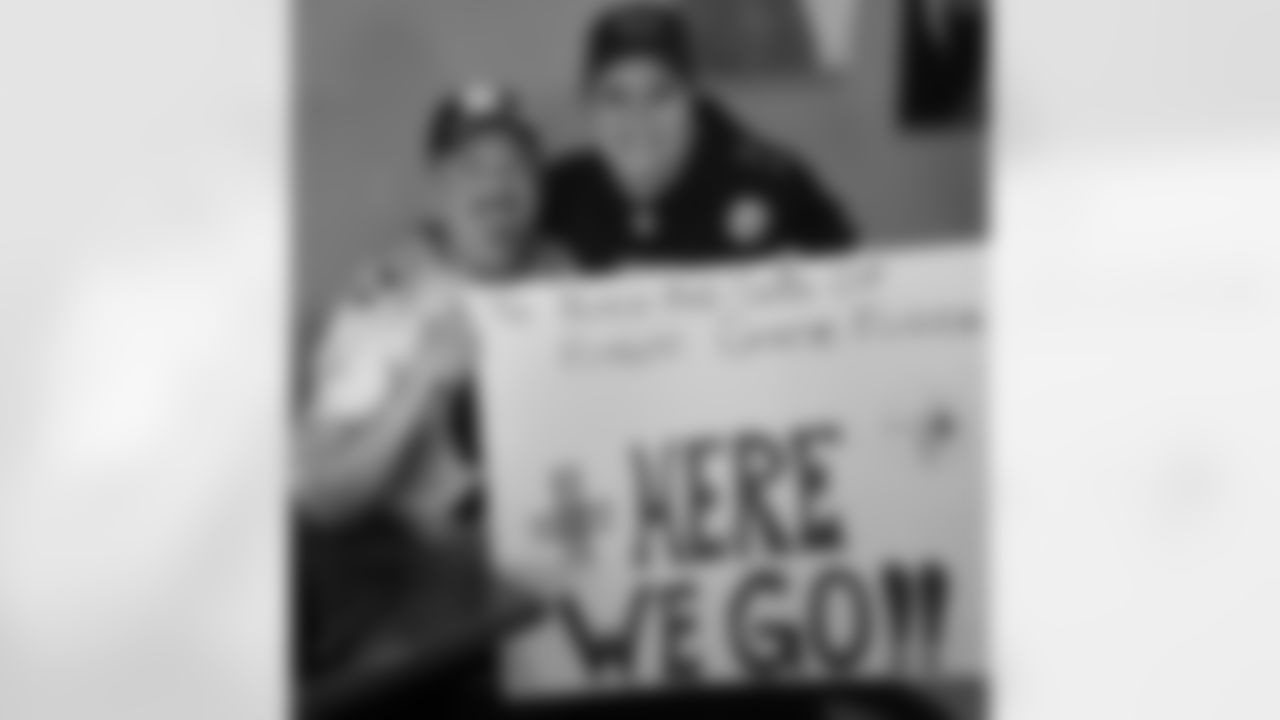 SNUTraditions_HereWeGoSigns_Jan112024459AM_Cook_Joy_97494590_IMG_2354.jpeg_97494590_IMG_2354