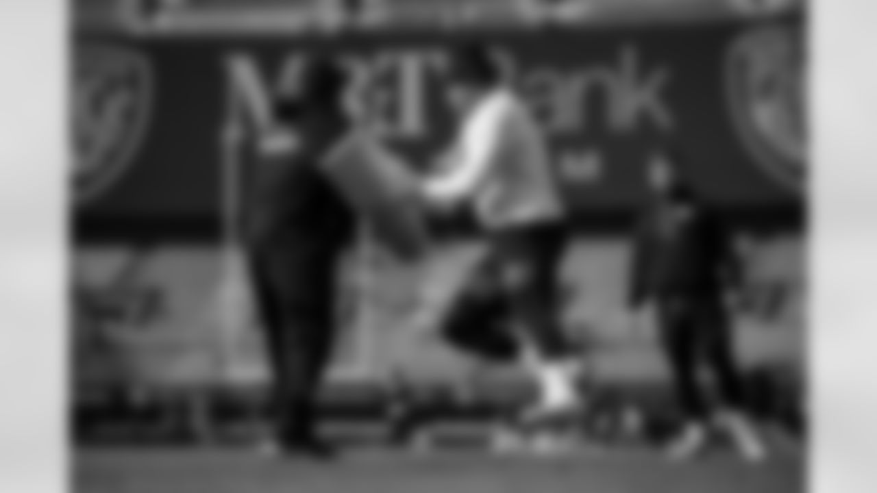 Pittsburgh Steelers linebacker Alex Highsmith (56) prior to a regular season game between the Pittsburgh Steelers and the Baltimore Ravens, Sunday, Dec. 7, 2025 in Baltimore, MD. The Steelers defeated the Ravens 27-22. (Karl Roser / Pittsburgh Steelers)