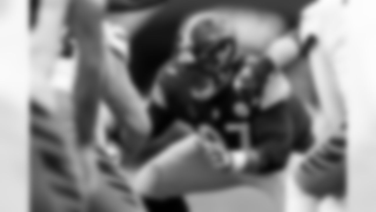 Pittsburgh Steelers defensive tackle Cameron Heyward (97) during a regular season game between the Pittsburgh Steelers and the Cincinnati Bengals, Sunday, Nov. 16, 2025 in Pittsburgh, PA. The Steelers defeated the Bengals 34-12. (Karl Roser / Pittsburgh Steelers)