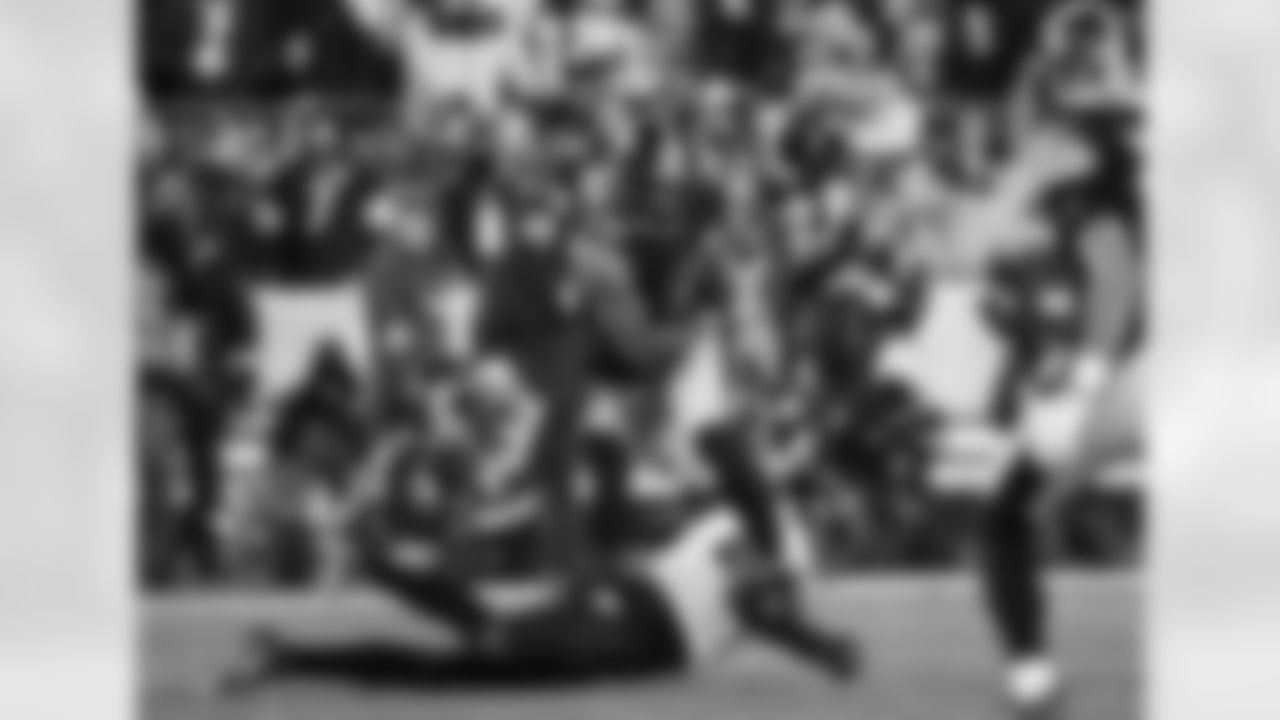 Pittsburgh Steelers running back Jaylen Warren (30) during a regular season game between the Pittsburgh Steelers and the Baltimore Ravens, Sunday, Jan. 4, 2026 in Pittsburgh, PA. The Steelers defeated the Ravens 26-24. (Taylor Ollason / Pittsburgh Steelers)