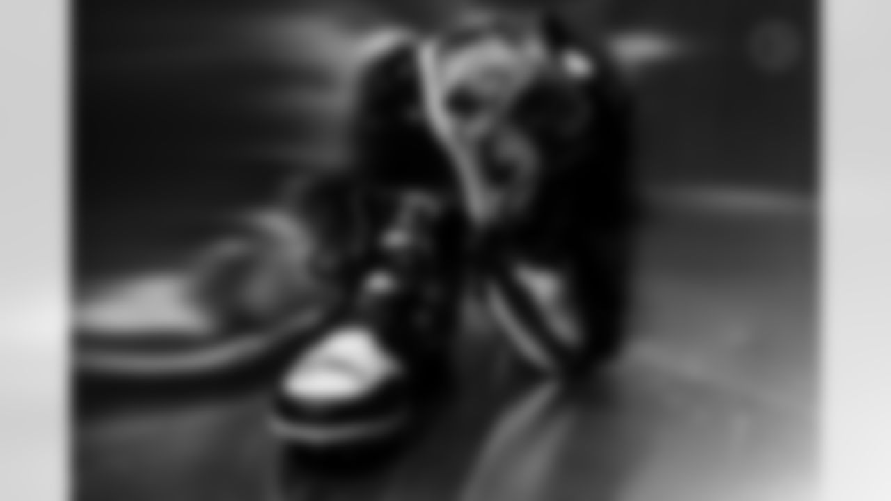 Pittsburgh Steelers linebacker Alex Highsmith (56) will showcase his custom cleats supporting the Alex Highsmith Family Foundation during Week 13. (Alysa Rubin / Pittsburgh Steelers)