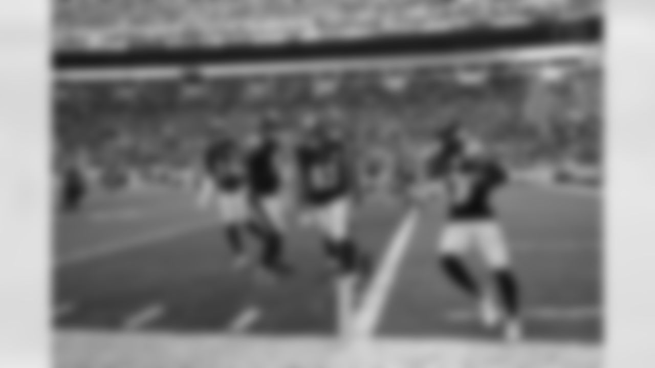 Pittsburgh Steelers tight end/fullback Connor Heyward (83) and Pittsburgh Steelers cornerback James Pierre (42) during a regular season game between the Pittsburgh Steelers and the Cincinnati Bengals, Sunday, Nov. 16, 2025 in Pittsburgh, PA. (Taylor Ollason / Pittsburgh Steelers)