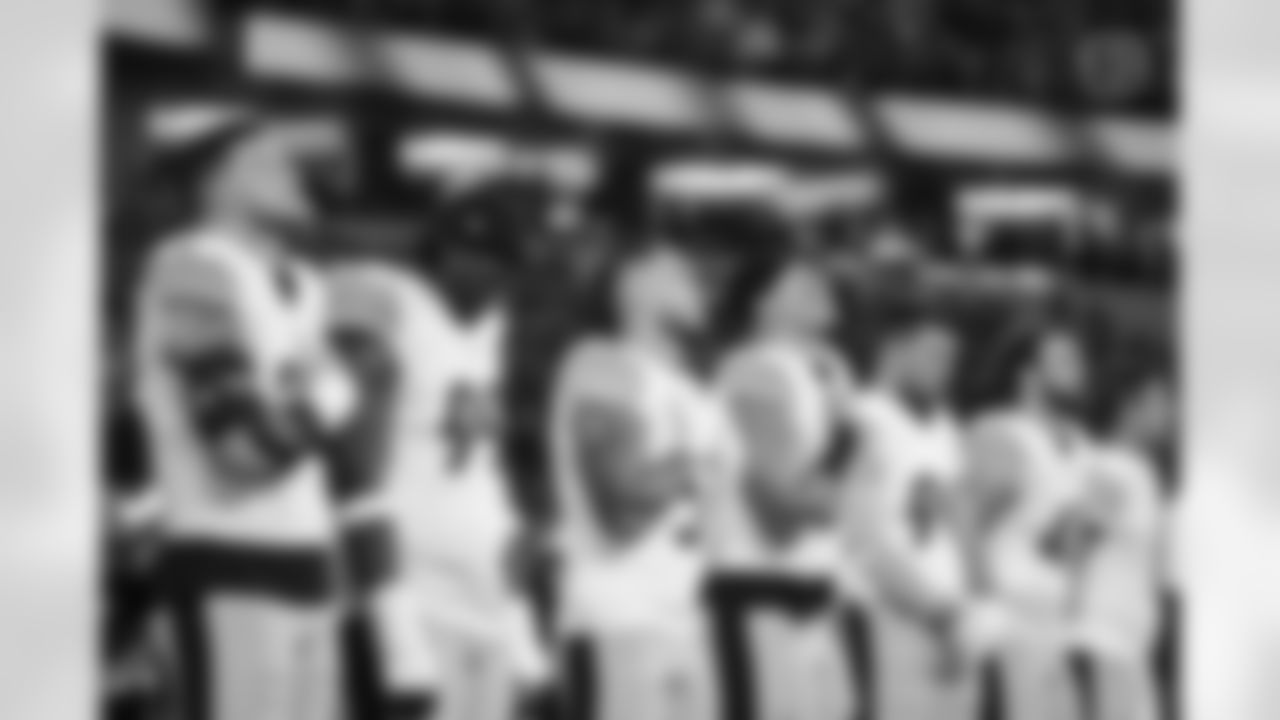 Pittsburgh Steelers linebacker Jack Sawyer (33) Pittsburgh Steelers defensive tackle Keeanu Benton (95) Pittsburgh Steelers linebacker Nick Herbig (51) Pittsburgh Steelers linebacker Alex Highsmith (56) Pittsburgh Steelers linebacker T.J. Watt (90) Pittsburgh Steelers linebacker Payton Wilson (41) during a regular season game between the Pittsburgh Steelers and the Los Angeles Chargers, Sunday, Nov. 9, 2025 in Inglewood, CA. (Karl Roser / Pittsburgh Steelers)