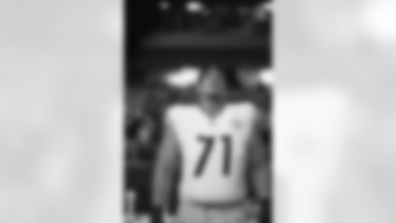 Pittsburgh Steelers guard Andrus Peat (71) during a regular season game between the Pittsburgh Steelers and the Los Angeles Chargers, Sunday, Nov. 9, 2025 in Inglewood, CA. (Alysa Rubin / Pittsburgh Steelers)