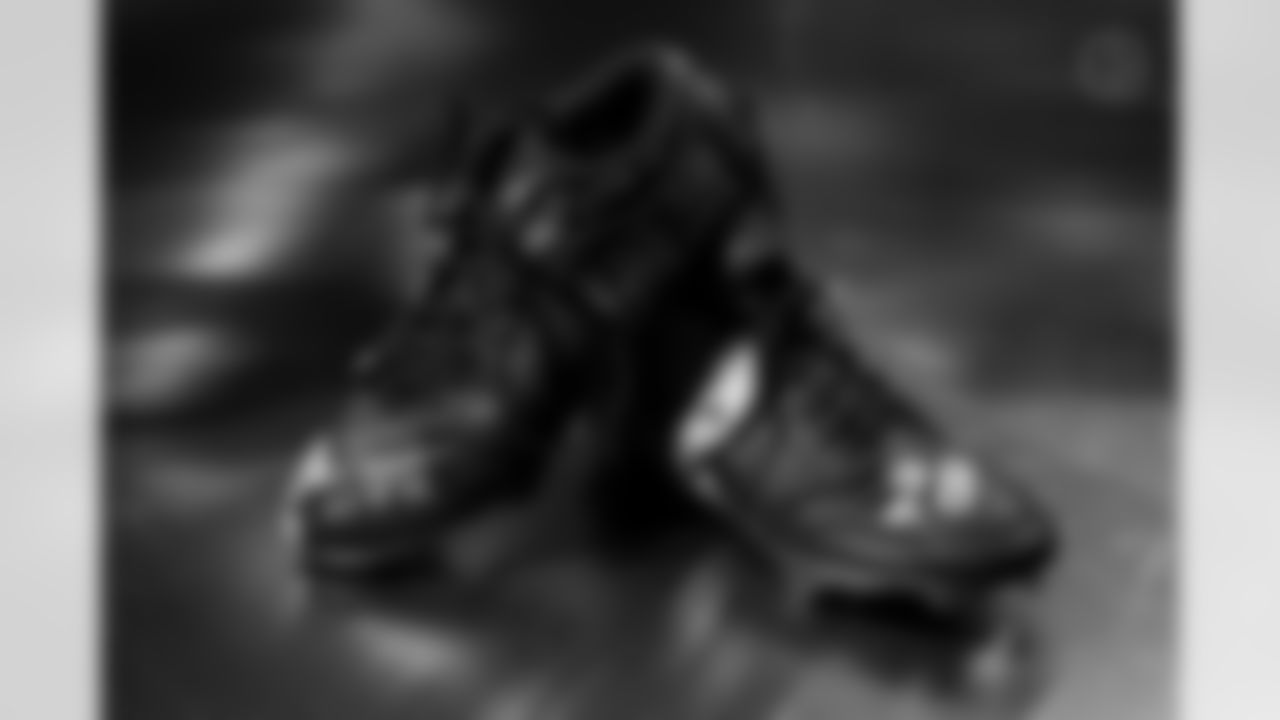 Pittsburgh Steelers safety Miles Killebrew (28) will showcase his custom cleats supporting Cafe Momentum during Week 13. (Alysa Rubin / Pittsburgh Steelers)