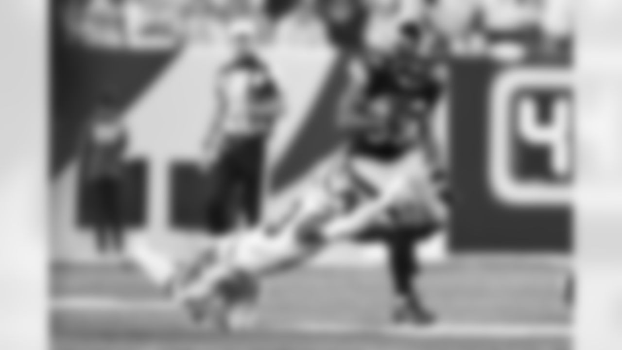 Pittsburgh Steelers running back Jaylen Warren (30) during a regular season game between the Pittsburgh Steelers and the Cincinnati Bengals, Thursday, Oct. 16, 2025 in Cincinnati, OH. (Karl Roser / Pittsburgh Steelers)