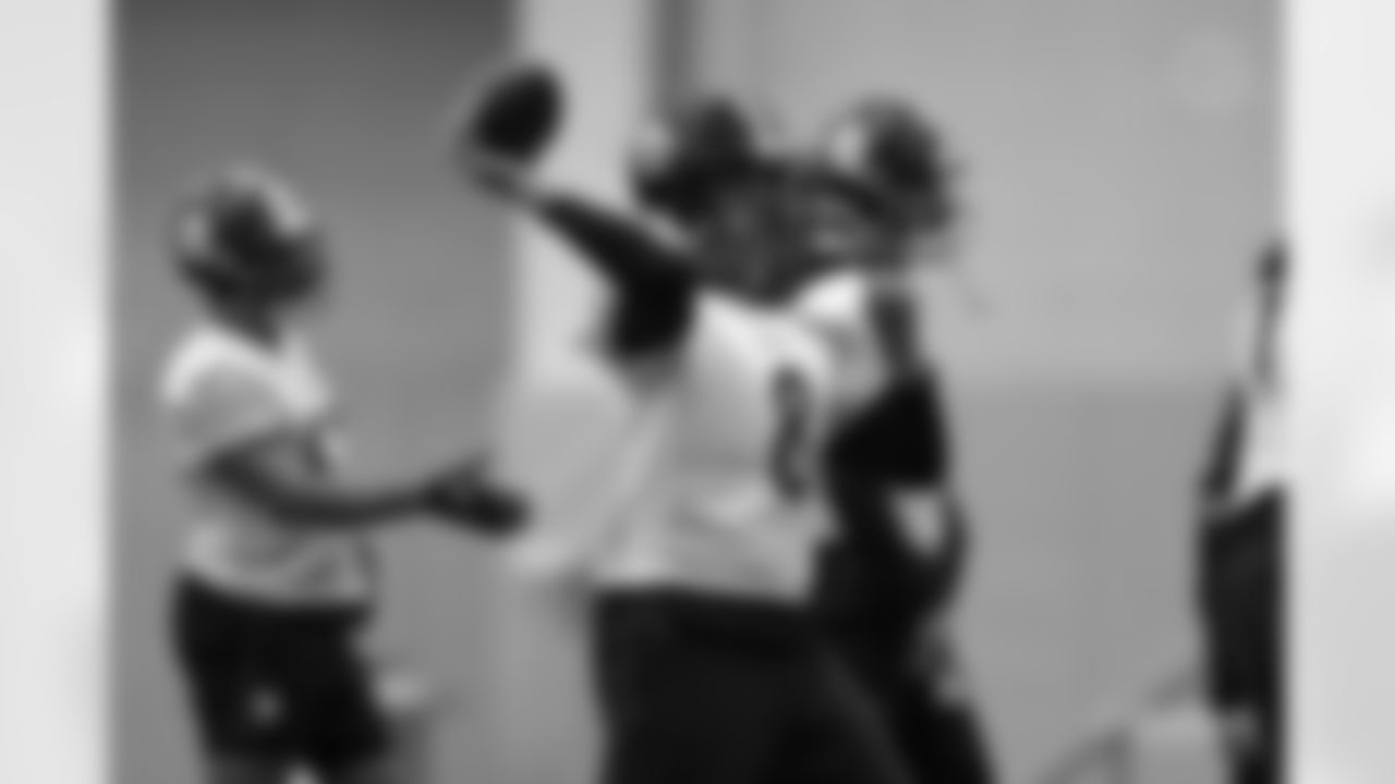 Pittsburgh Steelers quarterback Aaron Rodgers (8) during practice at the UPMC Rooney Sports Complex preparing for a Week 9 matchup against the Indianapolis Colts, Thursday, Oct. 30, 2025 in Pittsburgh, PA. (Alysa Rubin / Pittsburgh Steelers)