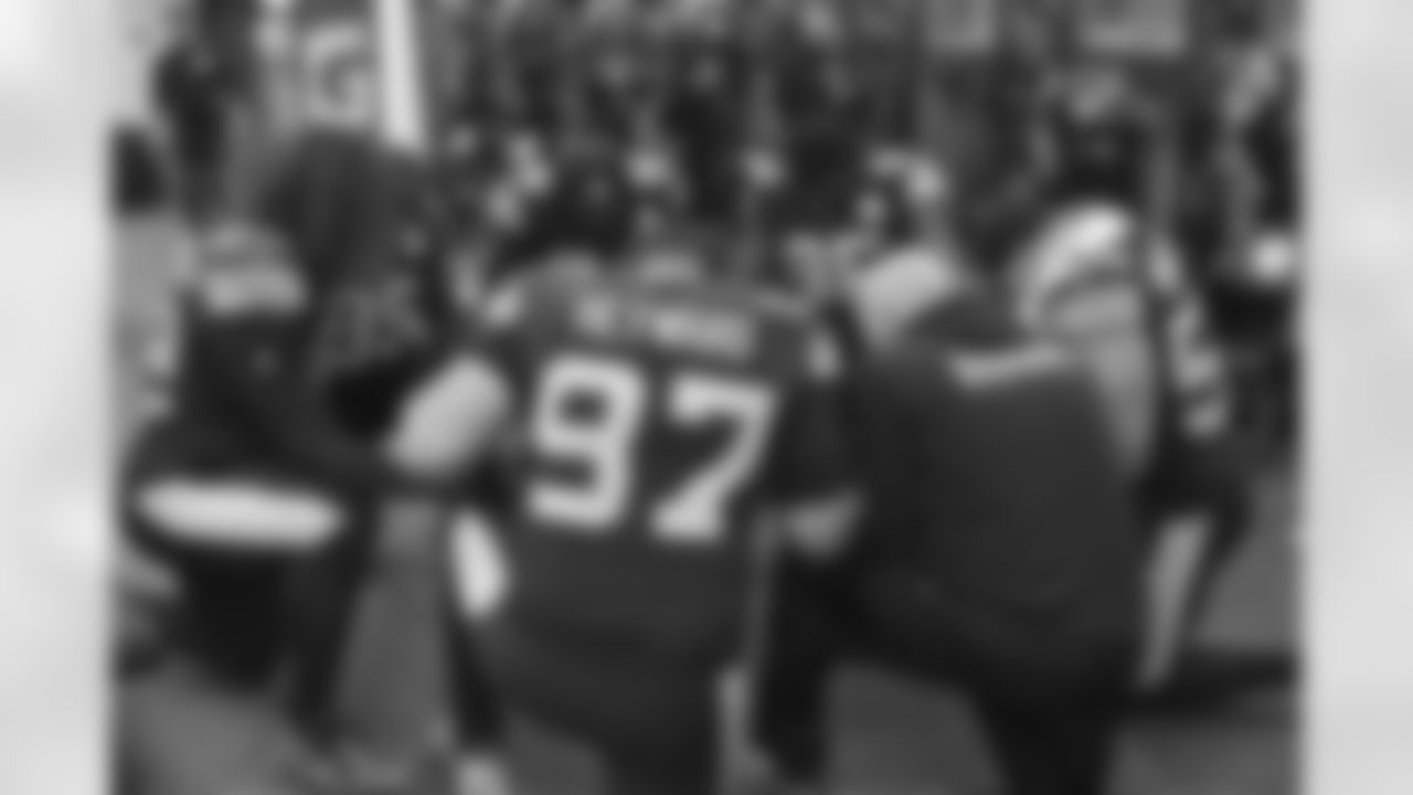 The Pittsburgh Steelers pray prior to a regular season game between the Pittsburgh Steelers and the New England Patriots, Thursday, Dec. 7, 2023 in Pittsburgh, PA. (Karl Roser / Pittsburgh Steelers)
