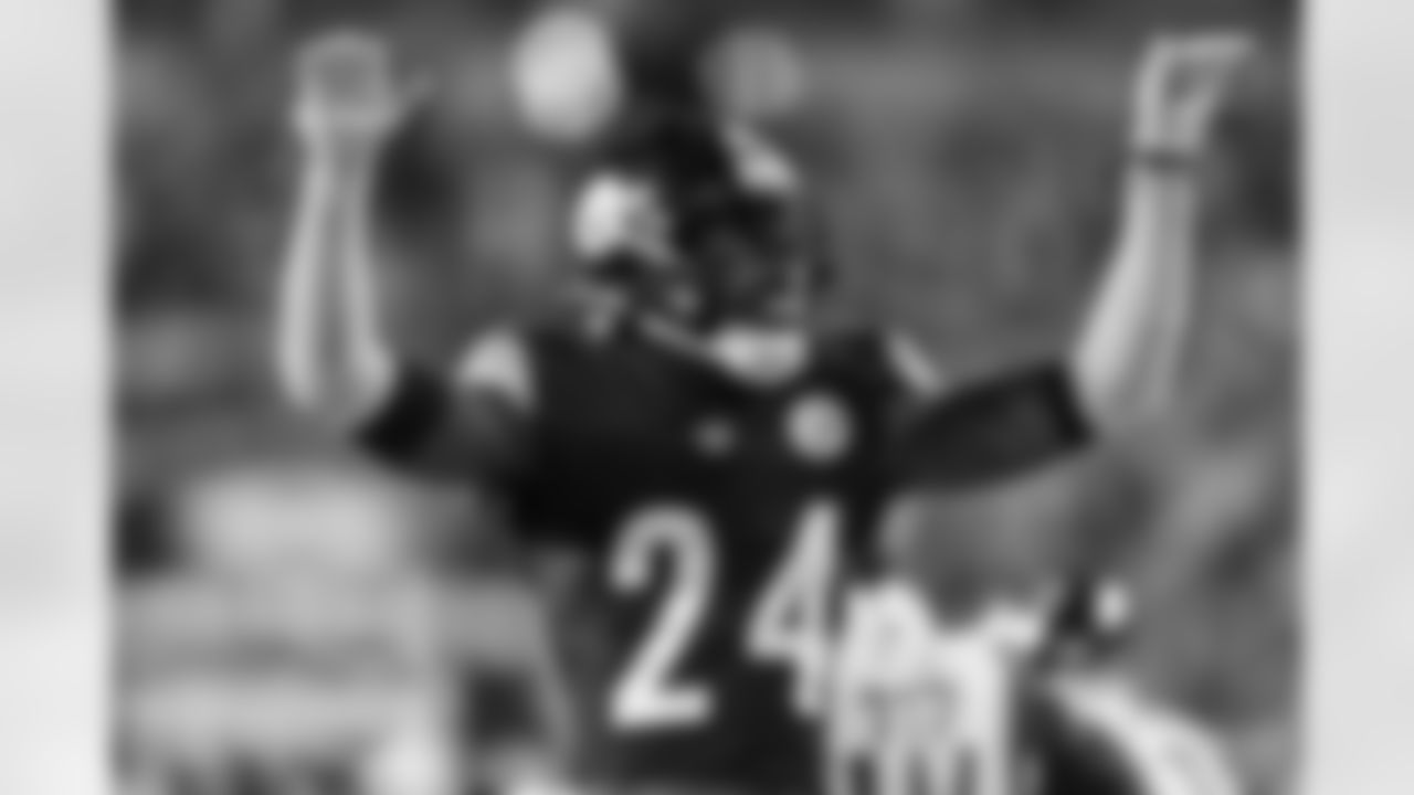 Pittsburgh Steelers cornerback Joey Porter Jr. (24) during a postseason Wild Card game between the Pittsburgh Steelers and the Houston Texans, Monday, Jan. 12, 2026 in Pittsburgh, PA. (Karl Roser / Pittsburgh Steelers)