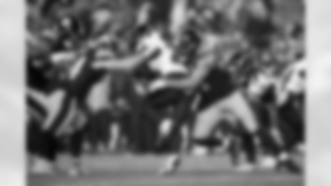 Pittsburgh Steelers tight end/fullback Connor Heyward (83) and Pittsburgh Steelers linebacker Carson Bruener (44) during a regular season game between the Pittsburgh Steelers and the Baltimore Ravens, Sunday, Jan. 4, 2026 in Pittsburgh, PA. The Steelers defeated the Ravens 26-24. (Karl Roser / Pittsburgh Steelers)