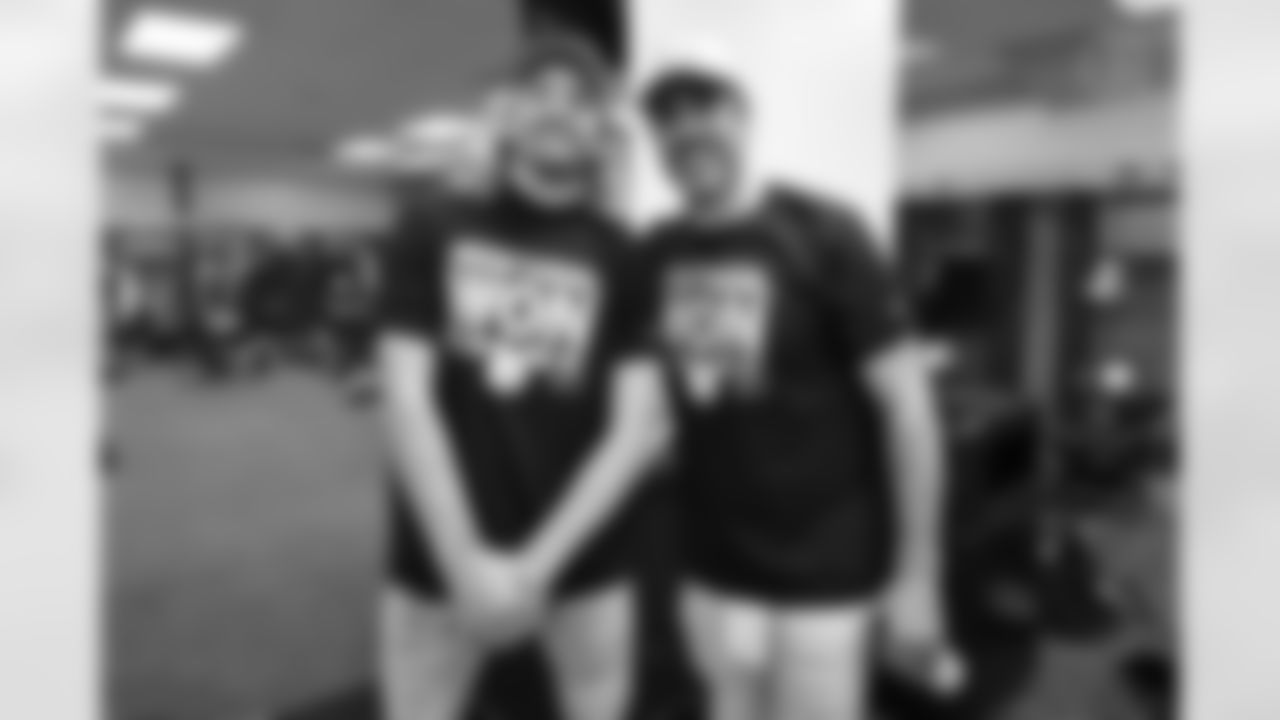 Pittsburgh Steelers wide receiver Ben Skowronek (15) and quarterback Aaron Rodgers (8) during a regular season game between the Pittsburgh Steelers and the Baltimore Ravens, Sunday, Jan. 4, 2026 in Pittsburgh, PA. (Karl Roser / Pittsburgh Steelers)