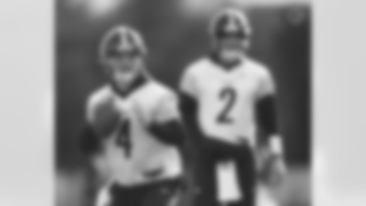 Pittsburgh Steelers quarterback Trace McSorley (4) during practice at the UPMC Rooney Sports Complex preparing for a Week 17 matchup against the Seattle Seahawks, Thursday, Dec. 28, 2023 in Pittsburgh, PA. (Abigail Dean / Pittsburgh Steelers)
