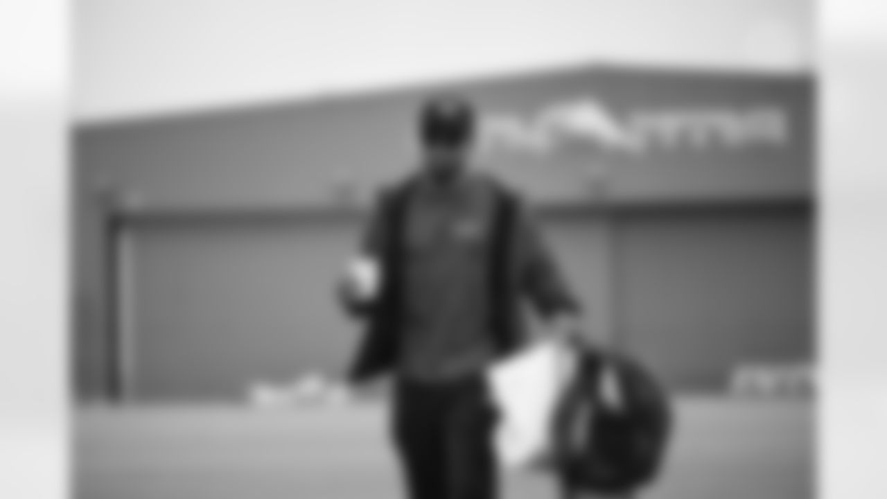 Pittsburgh Steelers running back Kenneth Gainwell (14) travels to Los Angeles on Saturday, Nov. 8, 2025 for the Week 10 regular season matchup against the Los Angeles Chargers. (Alysa Rubin / Pittsburgh Steelers)