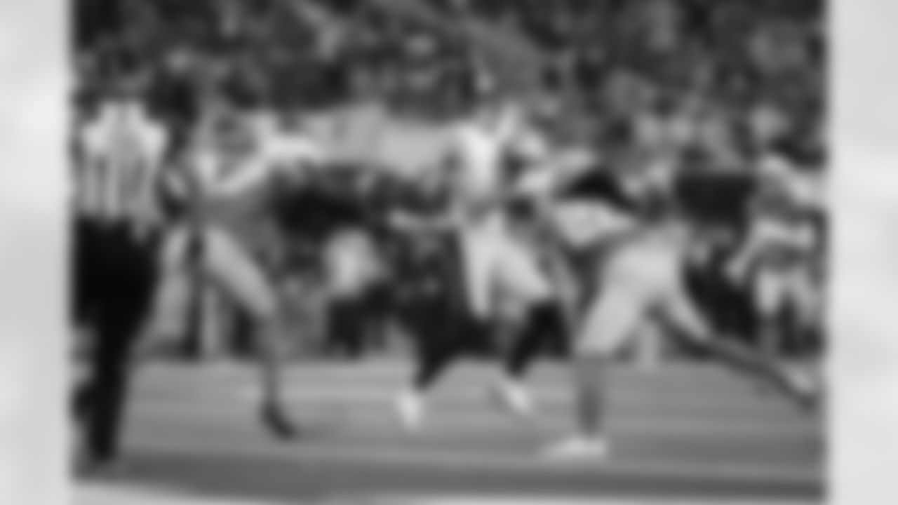 Pittsburgh Steelers wide receiver Roman Wilson (10) during a regular season game between the Pittsburgh Steelers and the Los Angeles Chargers, Sunday, Nov. 9, 2025 in Inglewood, CA. (Alysa Rubin / Pittsburgh Steelers)