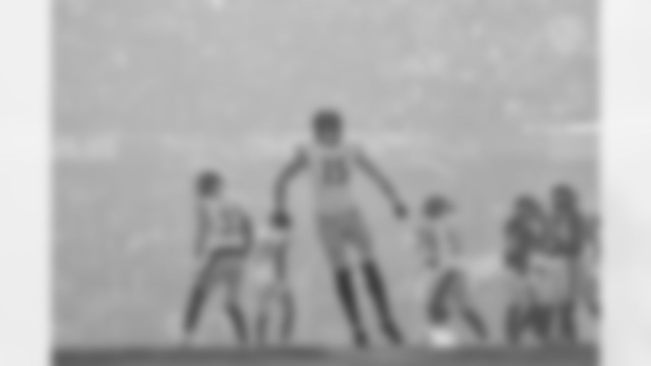 Pittsburgh Steelers wide receiver Ben Skowronek (15) during a regular season game between the Pittsburgh Steelers and the Chicago Bears, Sunday, Nov. 23, 2025 in Chicago, IL. (Alysa Rubin / Pittsburgh Steelers)