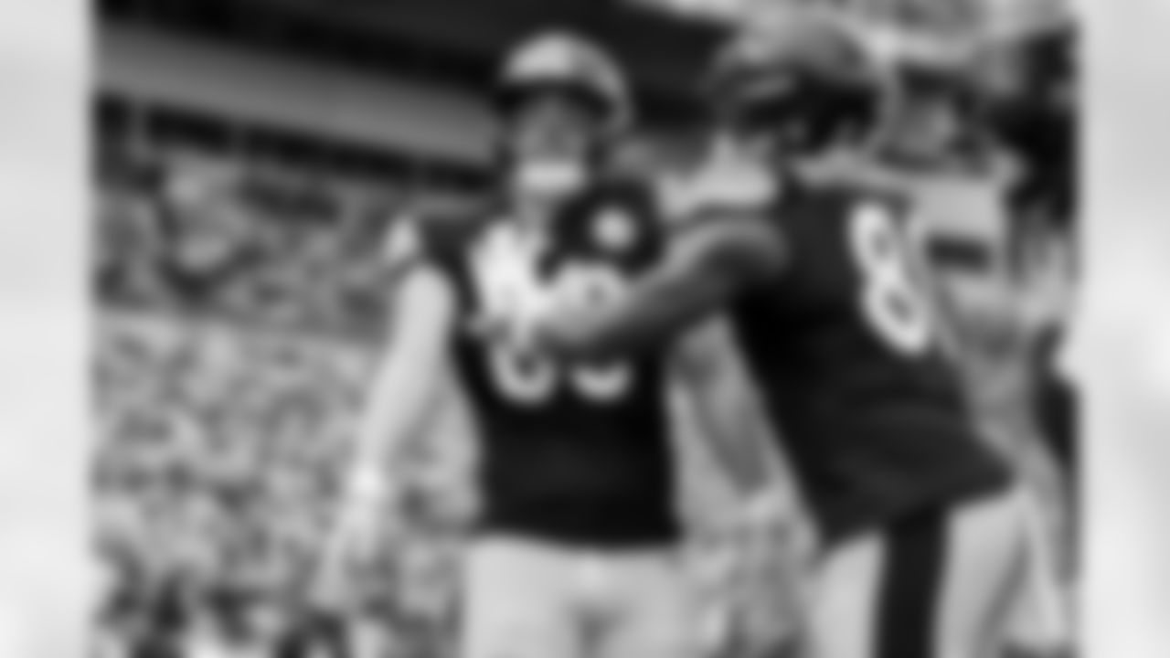 Pittsburgh Steelers tight end Pat Freiermuth (88) and tight end Darnell Washington (80) during a regular season game between the Pittsburgh Steelers and the Indianapolis Colts, Sunday, Nov. 2, 2025 in Pittsburgh, PA. (Karl Roser / Pittsburgh Steelers)