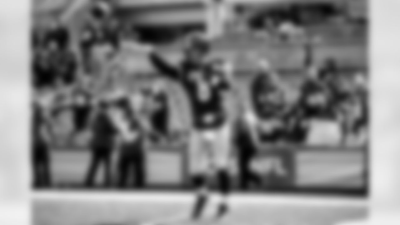 Pittsburgh Steelers quarterback Aaron Rodgers (8) during a regular season game between the Pittsburgh Steelers and the Cincinnati Bengals, Sunday, Nov. 16, 2025 in Pittsburgh, PA. (Karl Roser / Pittsburgh Steelers)