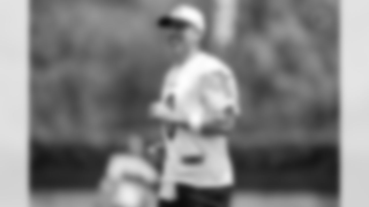 Pittsburgh Steelers quarterback Aaron Rodgers (8) practices at the UPMC Rooney Sports Complex during the 2025 minicamp, Tuesday June 10, 2025. (Alysa Rubin / Pittsburgh Steelers)