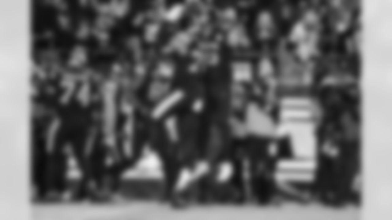 Pittsburgh Steelers guard Mason McCormick (66) and offensive tackle Troy Fautanu (76) during a regular season game between the Pittsburgh Steelers and the Miami Dolphins, Monday, Dec. 15, 2025 in Pittsburgh, PA. (Alysa Rubin / Pittsburgh Steelers)