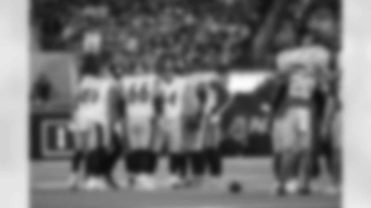 Pittsburgh Steelers guard Mason McCormick (66) Pittsburgh Steelers offensive tackle Troy Fautanu (76) Pittsburgh Steelers center Zach Frazier (54) during a regular season game between the Pittsburgh Steelers and the Los Angeles Chargers, Sunday, Nov. 9, 2025 in Inglewood, CA. (Alysa Rubin / Pittsburgh Steelers)