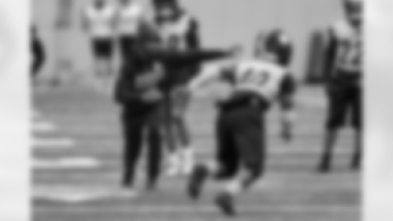 Pittsburgh Steelers secondary coach Gerald Alexander during practice at the UPMC Rooney Sports Complex preparing for a Week 17 matchup against the Cleveland Browns, Friday, Dec. 26, 2025 in Pittsburgh, PA. (Karl Roser / Pittsburgh Steelers)