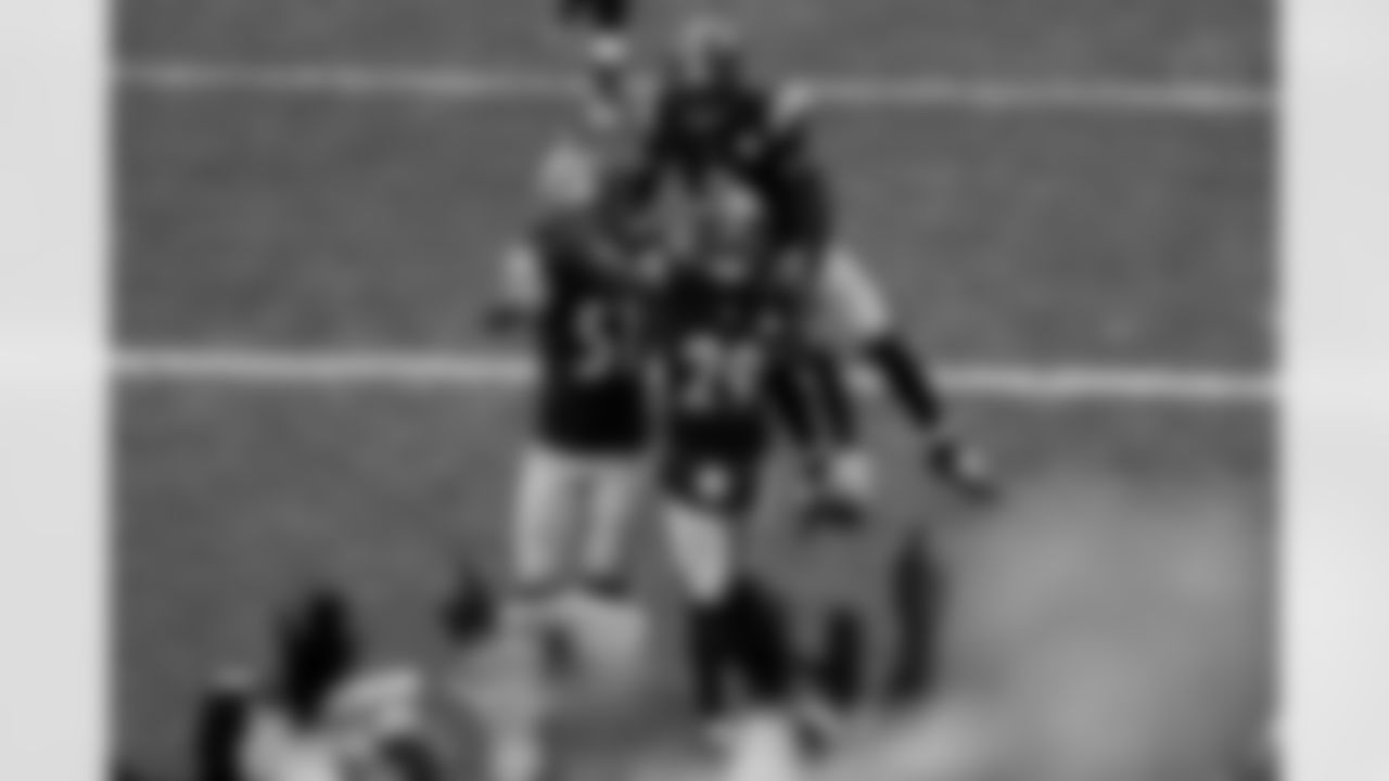 Pittsburgh Steelers safety Kyle Dugger (29) celebrates scoring a touchdown during a regular season game against the Cincinnati Bengals, Sunday, Nov. 16, 2025 in Pittsburgh, PA. The Steelers defeated the Bengals 34-12. (Emilee Fails / Pittsburgh Steelers)