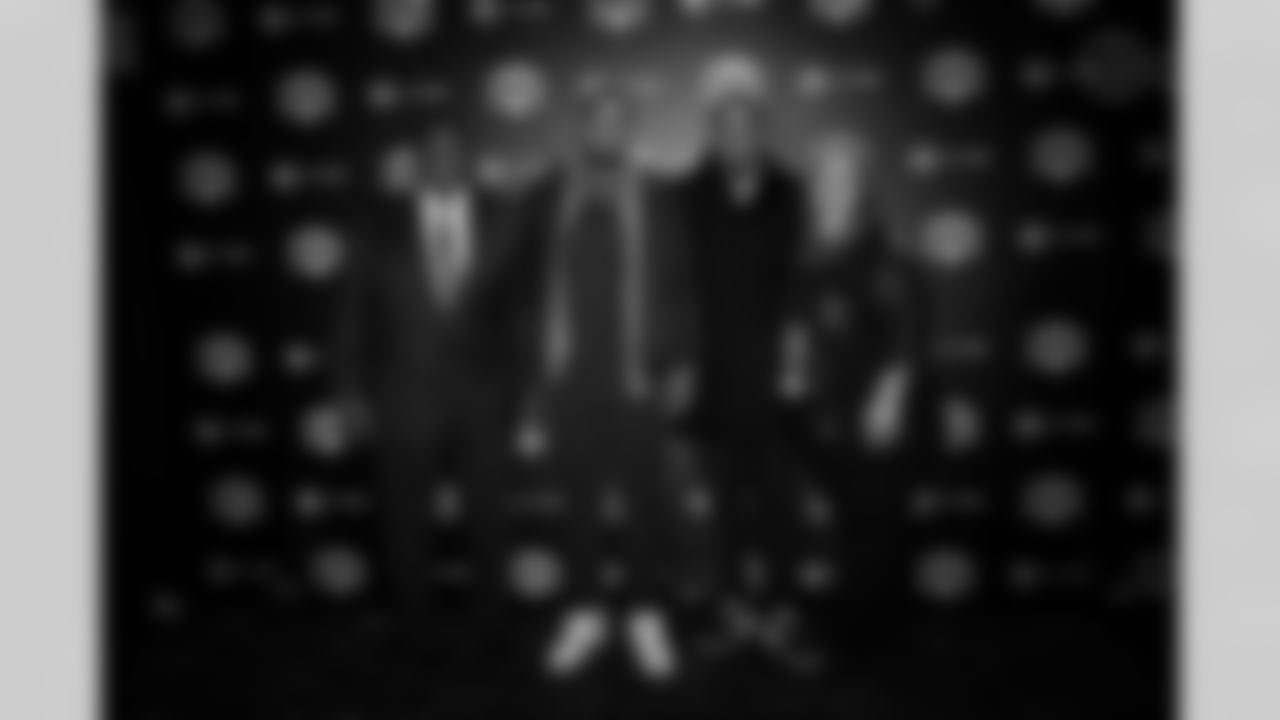 The Pittsburgh Steelers celebrate the 2025 Hall of Honor Class during the Hall of Honor Dinner Ceremony presented by U.S. Steel on Sunday, Dec. 14, 2025 in Pittsburgh, PA. (Alysa Rubin / Pittsburgh Steelers)