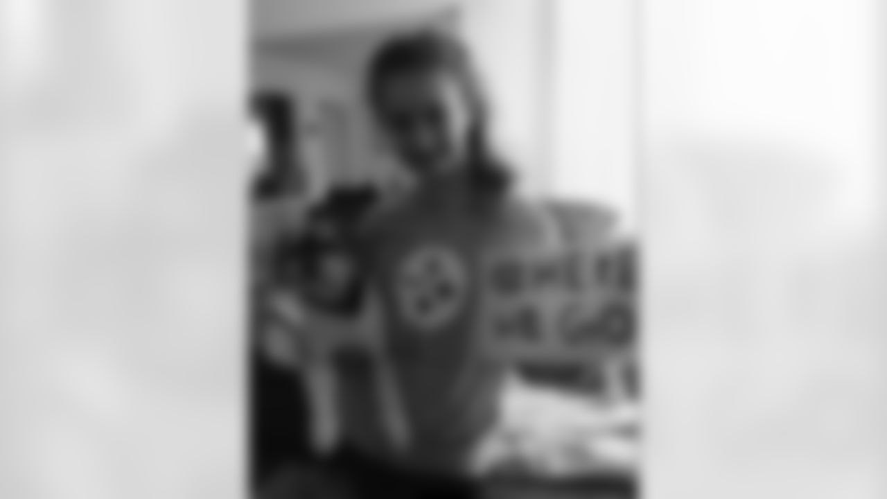 SNUTraditions_HereWeGoSigns_Jan132024716PM_Matuga_Michelle_97494590_IMG_2474.jpeg_97494590_IMG_2474