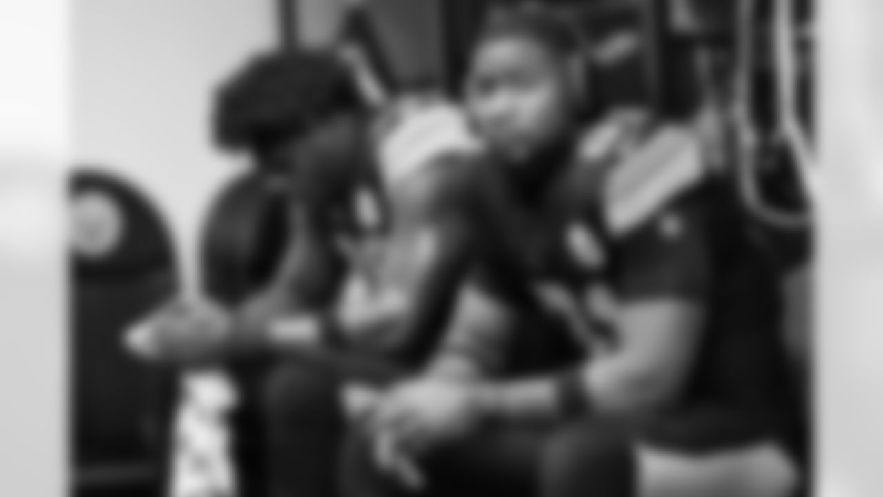 Pittsburgh Steelers tight end Jonnu Smith (81) during a regular season game between the Pittsburgh Steelers and the Miami Dolphins, Monday, Dec. 15, 2025 in Pittsburgh, PA. (Karl Roser / Pittsburgh Steelers)