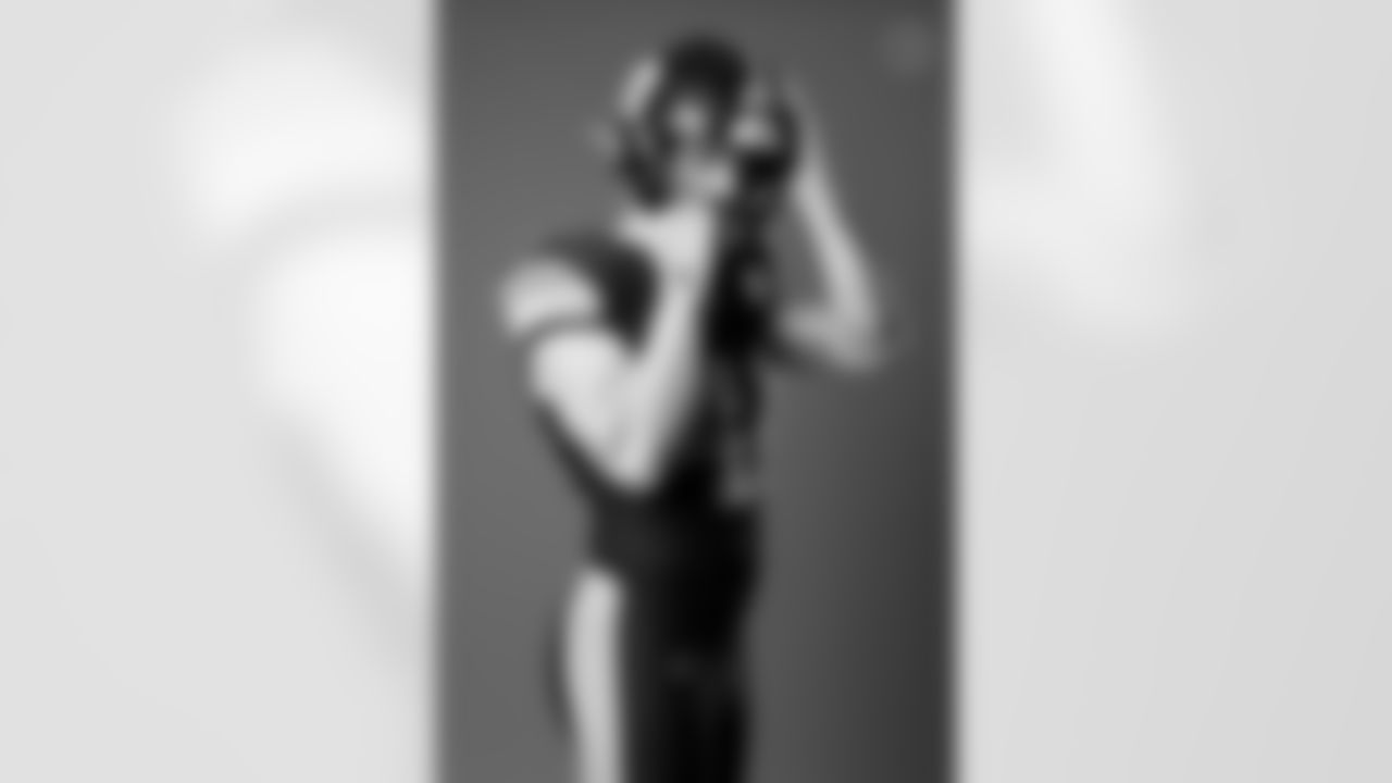 Pittsburgh Steelers linebacker Payton Wilson (41) wears the color rush uniform during a photoshoot, Tuesday, Dec. 2, 2025 in Pittsburgh, PA. (Alysa Rubin / Pittsburgh Steelers)