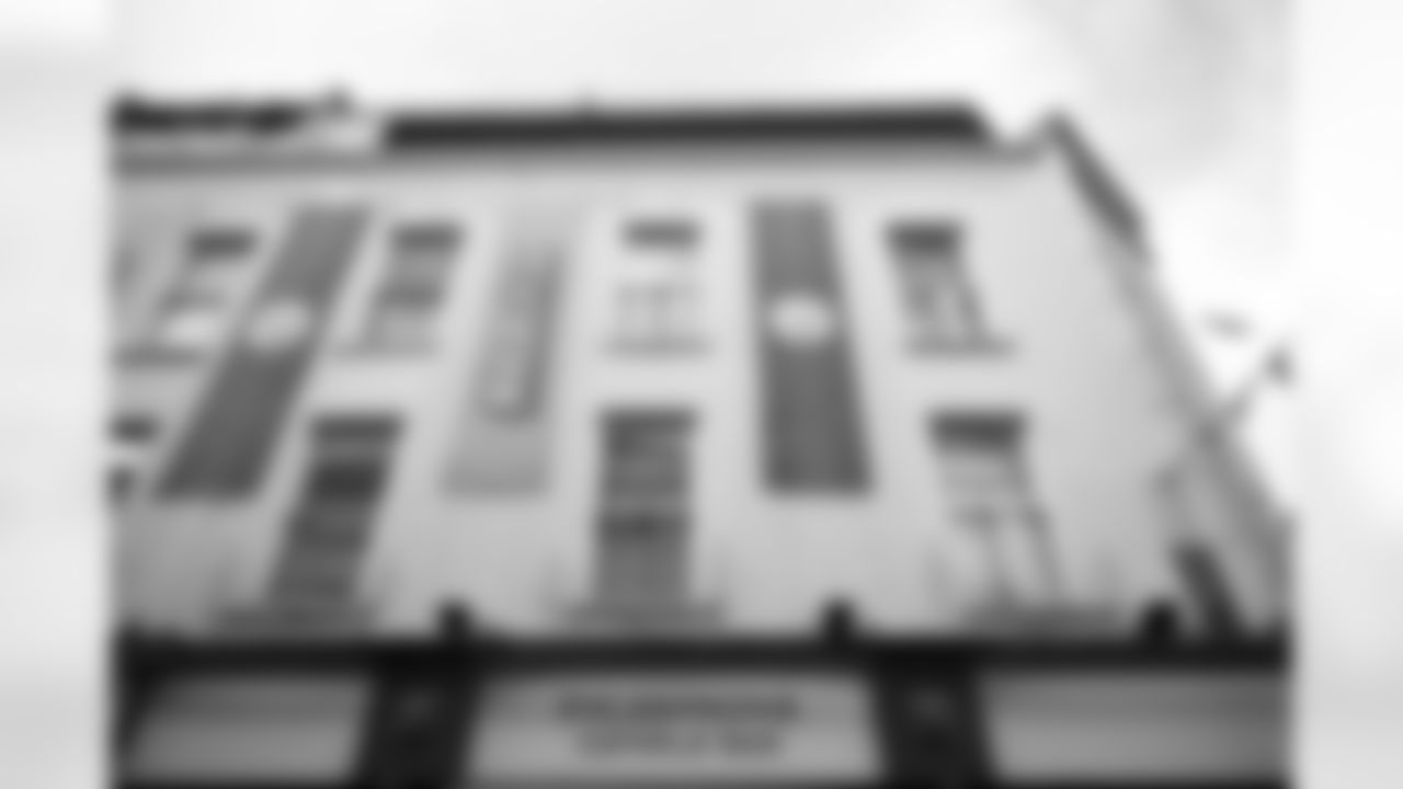 The Steelers host fans at Fitzsimons Temple Bar on Saturday, Sept. 27, 2025 in Dublin, Ireland. (Ben McShane / Pittsburgh Steelers)