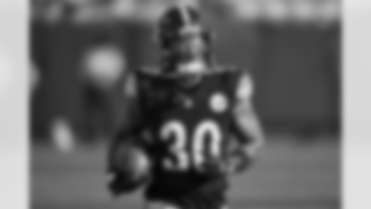 Pittsburgh Steelers running back Jaylen Warren (30) during a preseason game between the Pittsburgh Steelers and the Carolina Panthers, on Thursday August 21, 2025 in Charlotte, NC. (Karl Roser / Pittsburgh Steelers)