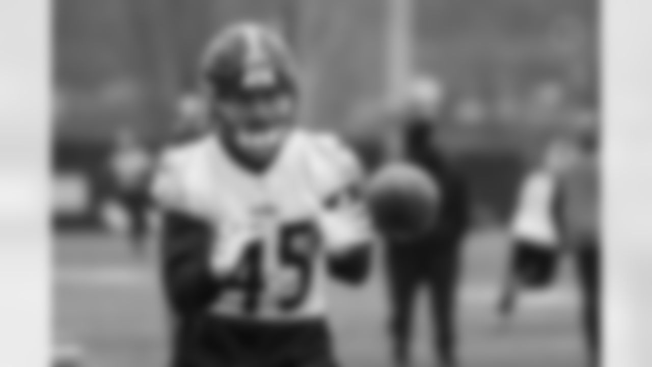 Pittsburgh Steelers fullback Jack Colletto (45) during practice at the UPMC Rooney Sports Complex preparing for a Week 16 matchup against the Cincinnati Bengals, Thursday, Dec. 21, 2023 in Pittsburgh, PA. (Karl Roser / Pittsburgh Steelers)