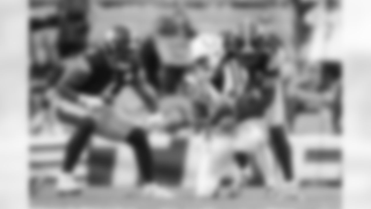 Pittsburgh Steelers cornerback Jalen Ramsey (5) and Pittsburgh Steelers linebacker Patrick Queen (6) during a regular season game between the Pittsburgh Steelers and the Indianapolis Colts, Sunday, Nov. 2, 2025 in Pittsburgh, PA. The Steelers defeated the Colts 27-20. (Karl Roser / Pittsburgh Steelers)