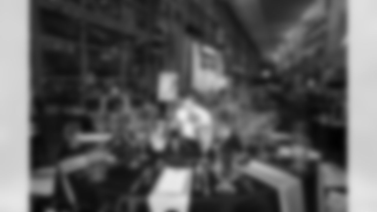 The Pittsburgh Steelers celebrate the 2025 Hall of Honor Class during the Hall of Honor Dinner Ceremony presented by U.S. Steel on Sunday, Dec. 14, 2025 in Pittsburgh, PA. (Alysa Rubin / Pittsburgh Steelers)