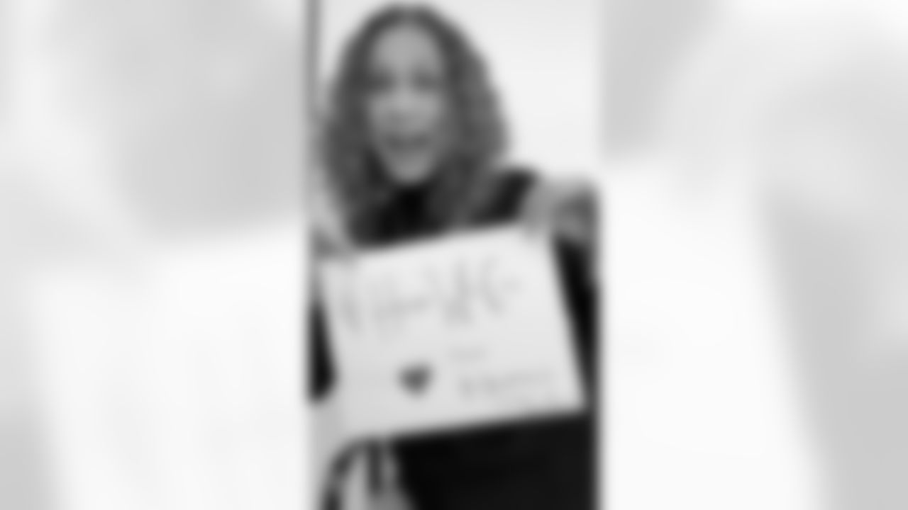 SNUTraditions_HereWeGoSigns_Jan152024323PM_ENCINAS_VICKY_97494590_IMG_3228.jpeg_97494590_IMG_3228