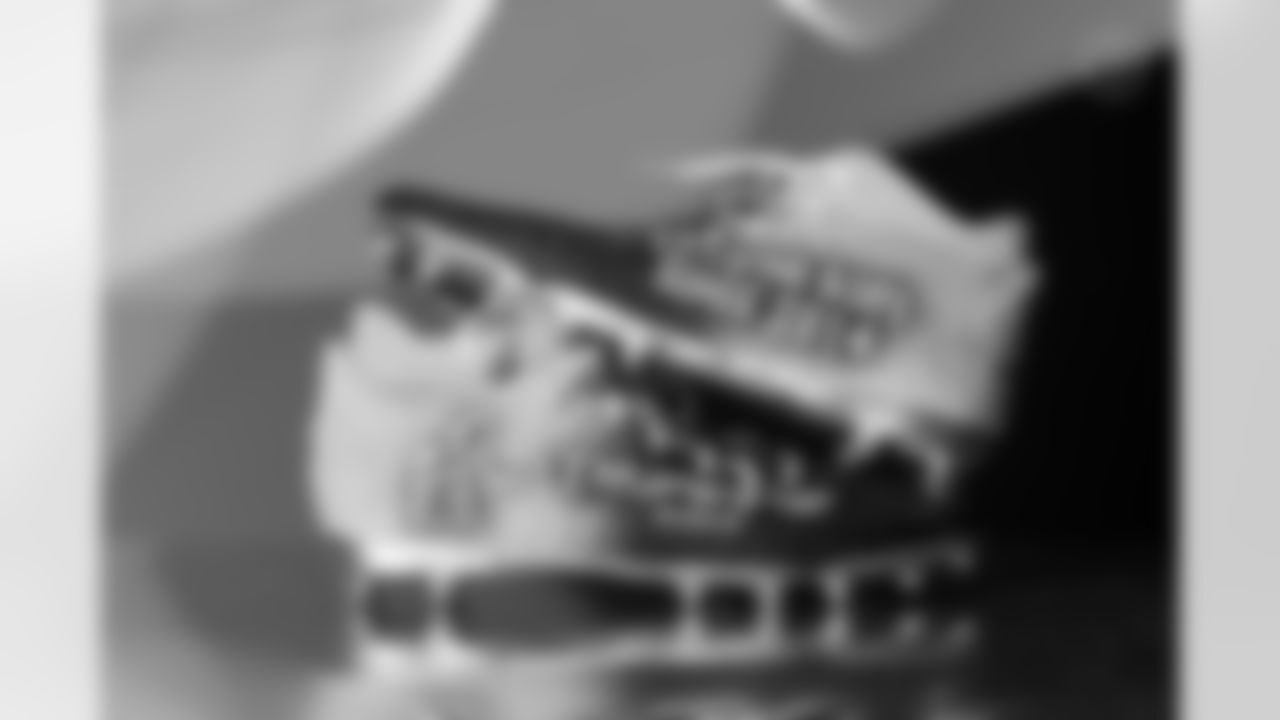 Pittsburgh Steelers linebacker Cole Holcomb (55) will showcase his custom cleats supporting Thumbs Up Mission during Week 13. (Alysa Rubin / Pittsburgh Steelers)