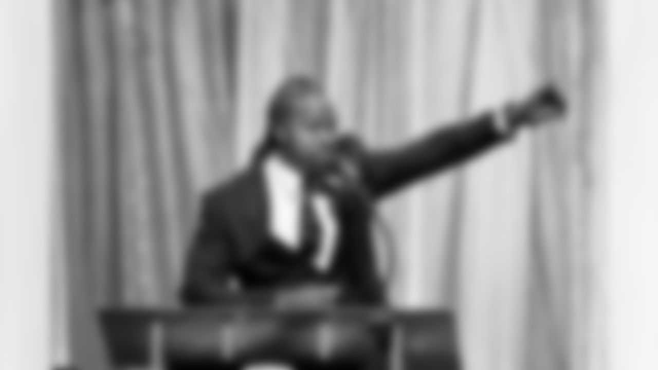 The Pittsburgh Steelers celebrate the 2025 Hall of Honor Class during the Hall of Honor Dinner Ceremony presented by U.S. Steel on Sunday, Dec. 14, 2025 in Pittsburgh, PA. (Alysa Rubin / Pittsburgh Steelers)