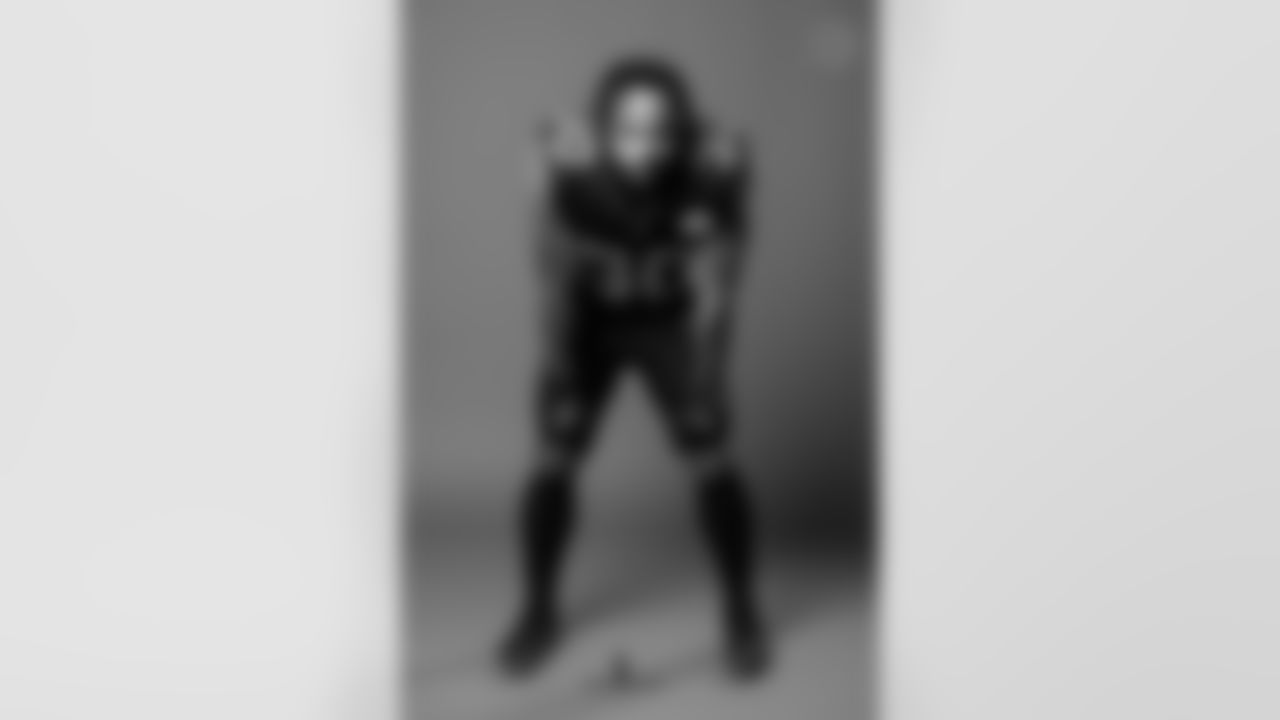 Pittsburgh Steelers running back Jaylen Warren (30) wears the color rush uniform during a photoshoot, Tuesday, Dec. 2, 2025 in Pittsburgh, PA. (Alysa Rubin / Pittsburgh Steelers)