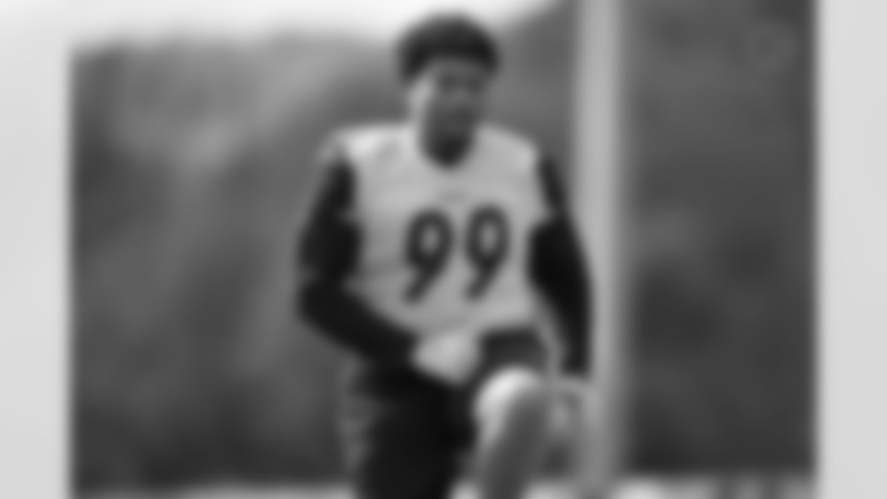 Pittsburgh Steelers defensive tackle Derrick Harmon (99) participates in the Steelers rookie minicamp at the UPMC Rooney Sports Complex, Friday, May 9, 2025 in Pittsburgh, PA. (Alysa Rubin / Pittsburgh Steelers)